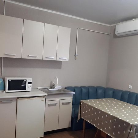 Hotel Gostynnyi Dvir Sharhorod Exterior photo