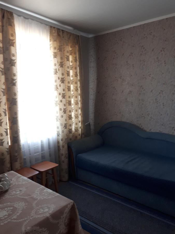 Hotel Gostynnyi Dvir Sharhorod Exterior photo